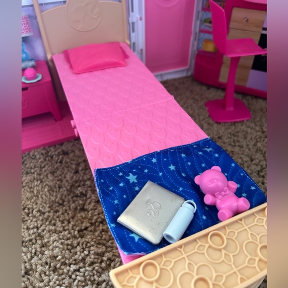 Barbie folding house with handle - Picture 4 of 5